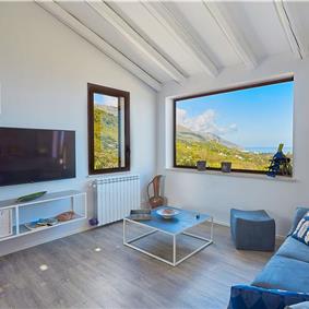 2 bedroom villa with infinity pool near Scopollo, sleeps 4